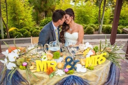 O que é sweetheart table ou mesa exclusiva dos noivos