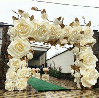 Flores de papel gigantes na decoração de casamentos